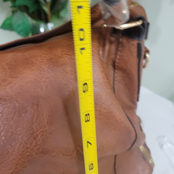 NWT PU Leather CONVERTIBLE 2 PC SET SATCHEL & REMOBABLE STRAP. - Picture 7 of 8